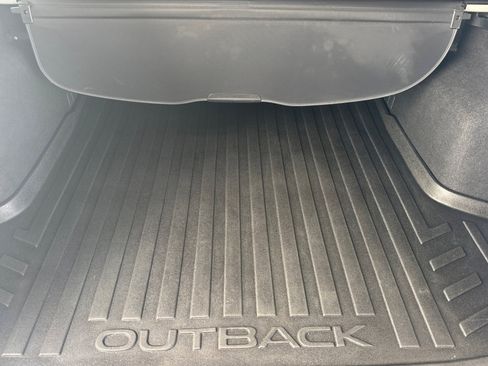 Used 2017 Subaru Outback 2.5i Limited AWD/4WD image 19