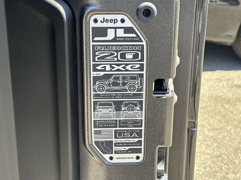 Used 2023 Jeep Wrangler Unlimited Rubicon 4xe AWD/4WD image 5