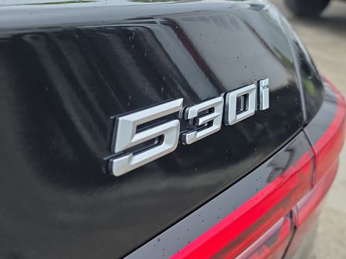 Used 2025 BMW 530i w/ Premium Package image 10