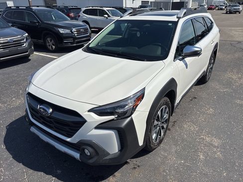 Certified 2025 Subaru Outback Touring w/ Popular Package #2 AWD/4WD image 6