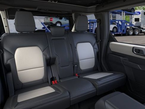 New 2026 Ford Bronco Outer Banks w/ Sasquatch Package AWD/4WD image 11