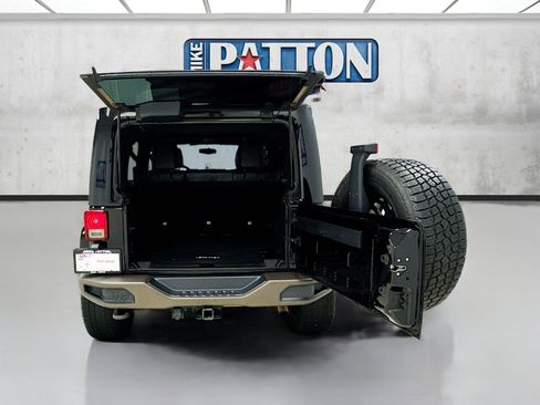 Used 2016 Jeep Wrangler Unlimited Sahara AWD/4WD image 23