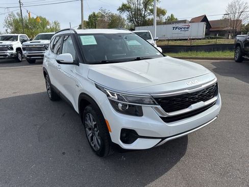 Used 2023 Kia Seltos EX image 7