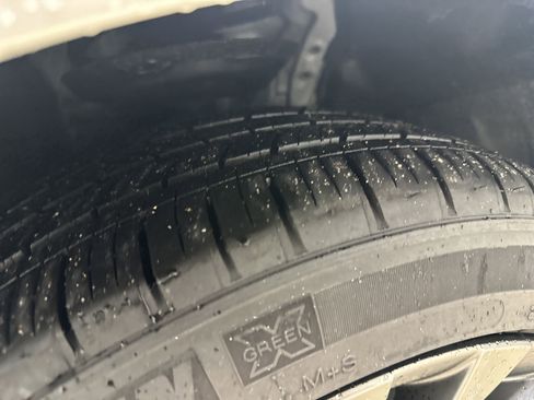 Used 2025 Lexus ES 350 Luxury w/ Accessory Package (Z1) image 12