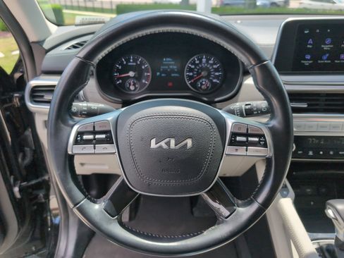 Used 2022 Kia Telluride EX w/ EX Premium Package FWD image 18
