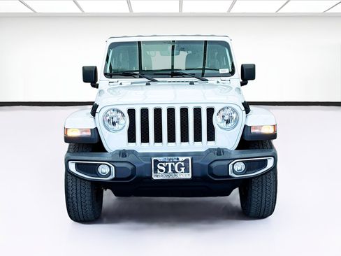 Used 2021 Jeep Wrangler Unlimited Sahara image 2