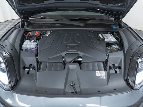 New 2026 Porsche Cayenne Coupe AWD/4WD image 12