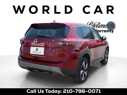 Used 2024 Nissan Rogue SL FWD image 3