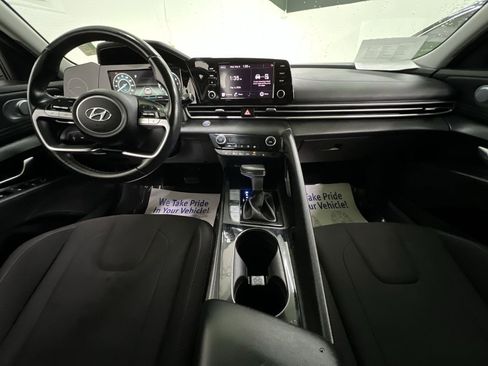 Used 2021 Hyundai Elantra SEL w/ Convenience Package FWD image 17