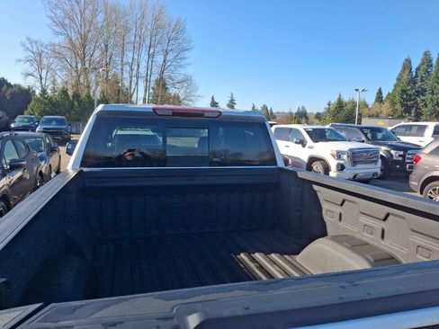 Used 2022 GMC Sierra 1500 AT4 w/ AT4 Preferred Package image 11