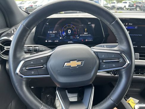 Used 2025 Chevrolet Equinox LT AWD/4WD image 25