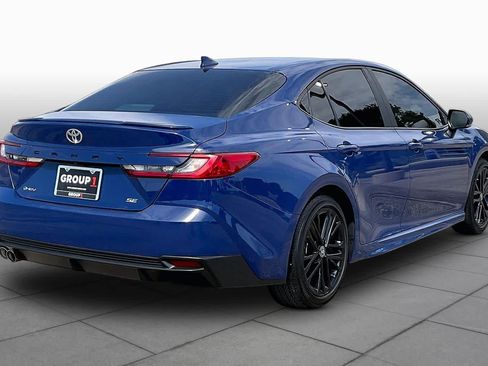 Used 2025 Toyota Camry SE w/ Convenience Package FWD image 13