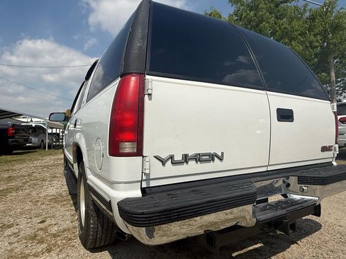 Used 1998 GMC Yukon 2WD 4-Door w/ Marketing Opt Pkg 5 image 12