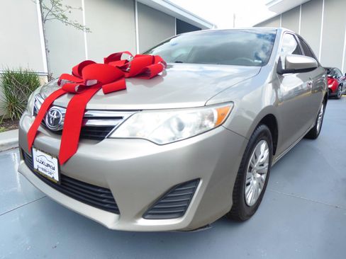 Used 2014 Toyota Camry LE FWD image 5