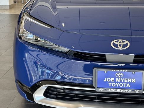 New 2026 Toyota Prius Plug-In Hybrid FWD image 11