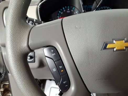 Used 2017 Chevrolet Traverse LS AWD/4WD image 16