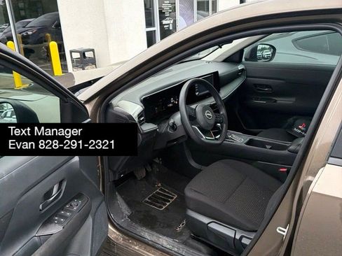 Used 2025 Nissan Kicks S AWD/4WD image 8