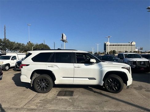 Used 2024 Toyota Sequoia Platinum image 4