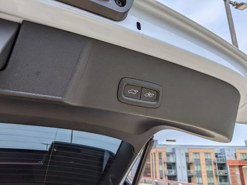 Certified 2024 Volvo XC40 B5 Core AWD/4WD image 29