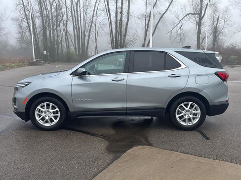Used 2024 Chevrolet Equinox LT image 2