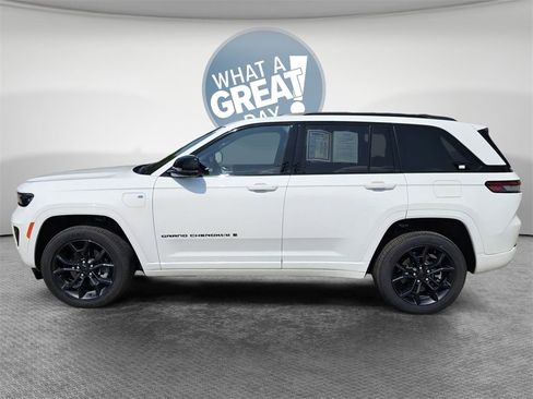 Used 2025 Jeep Grand Cherokee Limited 4xe image 9
