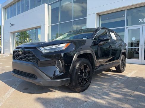 Used 2024 Toyota RAV4 XLE FWD image 3