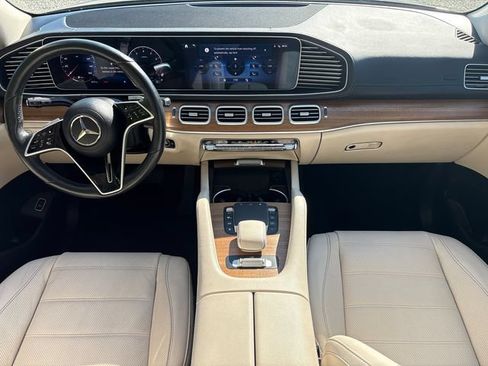 Used 2024 Mercedes-Benz GLS 450 4MATIC image 19