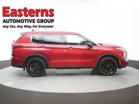 Used 2022 Mitsubishi Outlander SE FWD image 45