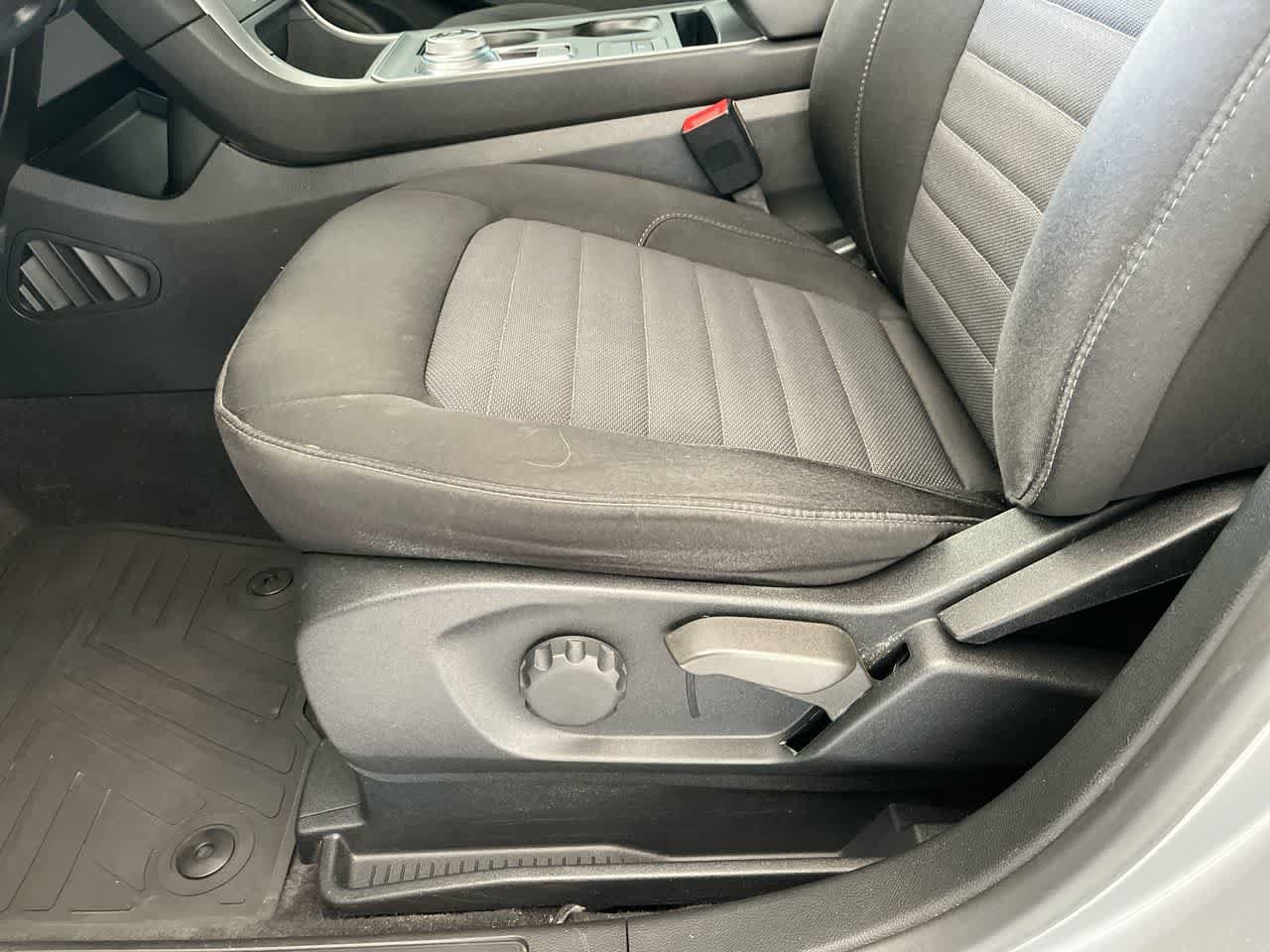 Used 2021 Ford Edge SE FWD image 12