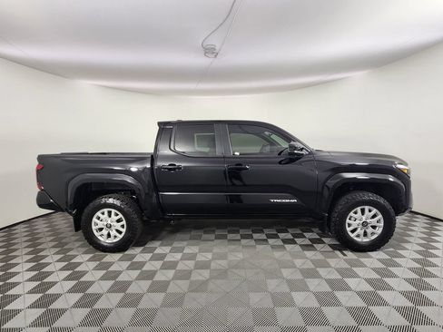 Used 2024 Toyota Tacoma SR5 AWD/4WD image 6