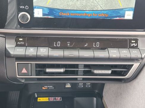 Used 2026 Toyota Camry LE w/ Convenience Package image 14