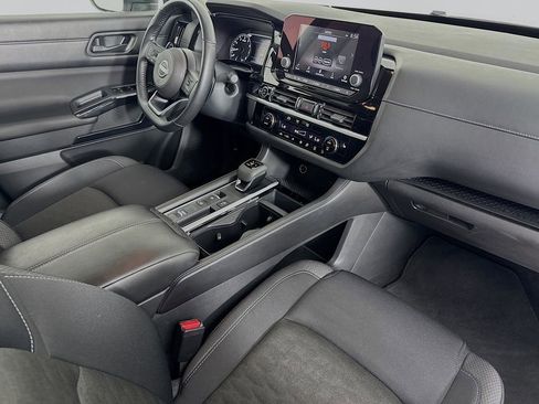 Used 2024 Nissan Pathfinder SV FWD image 36