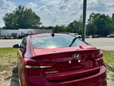 Used 2017 Hyundai Elantra SE FWD image 7