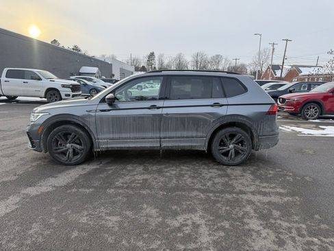 Used 2023 Volkswagen Tiguan SE R-Line image 9