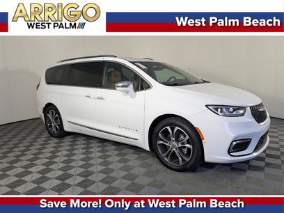 Used 2024 Chrysler Pacifica Pinnacle