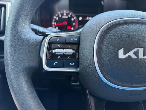 Used 2023 Kia Sorento LX image 26