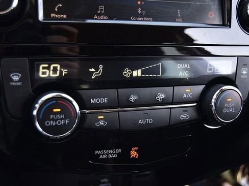 Used 2022 Nissan Rogue Sport SV image 15