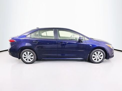 Used 2021 Toyota Corolla LE FWD image 11