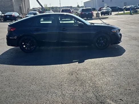 Used 2023 Honda Civic Sport image 9
