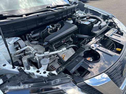 Used 2019 Nissan Rogue SV AWD/4WD image 43