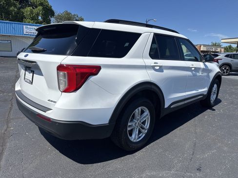 Used 2022 Ford Explorer XLT AWD/4WD image 12