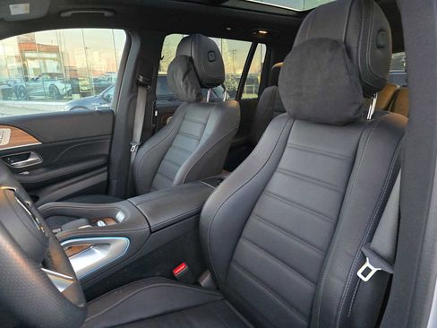 Used 2025 Mercedes-Benz GLS 580 4MATIC image 22