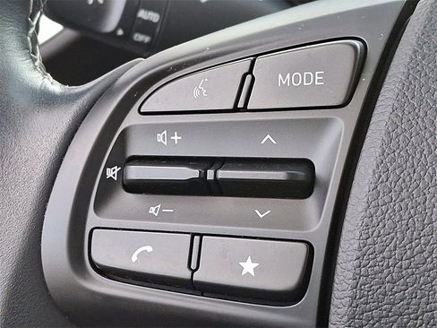 Used 2023 Hyundai Venue SEL image 22