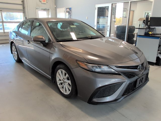 Used 2024 Toyota Camry SE FWD image 7