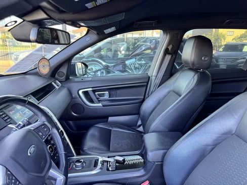 Used 2018 Land Rover Discovery Sport SE AWD/4WD image 34