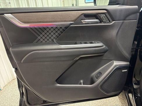Used 2025 GMC Acadia Denali w/ LPO, Floor Liner Package AWD/4WD image 13