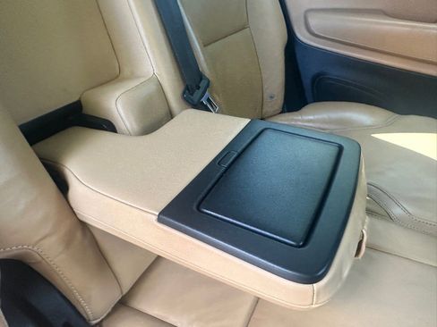 Used 2017 Volvo XC90 T6 Momentum w/ Vision Package image 39