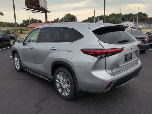 Used 2021 Toyota Highlander Limited AWD/4WD image 5
