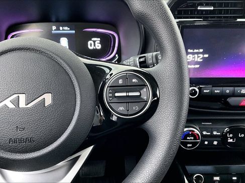 Used 2024 Kia Soul S FWD image 27