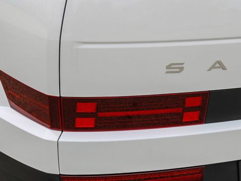 Used 2026 Hyundai Santa Fe SEL FWD image 11